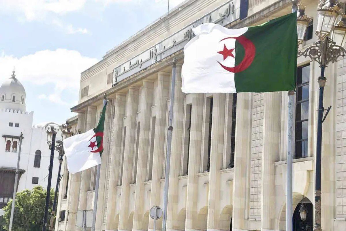 4 people were dead as a result of a plane crash in the airport in Algeria
Arabausa