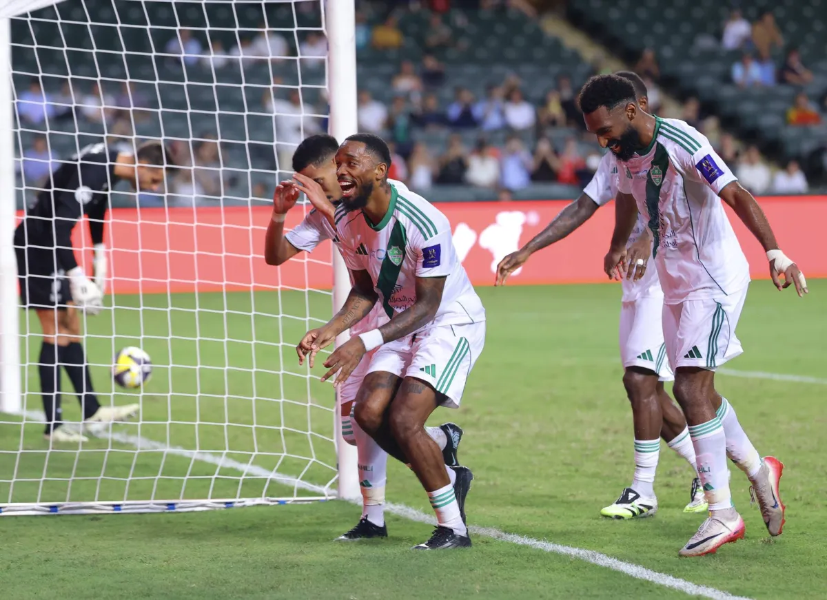 A Therlawy Hit Al -Qayisiyah window
Arabausa