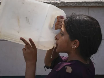 A quarter of the world's population lacks safe drinking water

 Arabausa