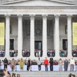 After seven years of absence ... "Top Shop", again with an exciting shows in the heart of London

 Arabausa