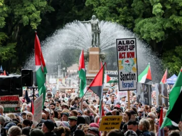 After the bridge of the March 11 ... massive demonstrations in australia to support Palestinini (photo)

 Arabausa