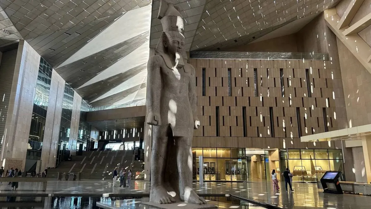 Al -sis turns on the opening of the Great Museum Egypti on November 1
Arabausa