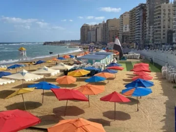 Alexandria's beaches are empty in the summer "ezz"

 Arabausa