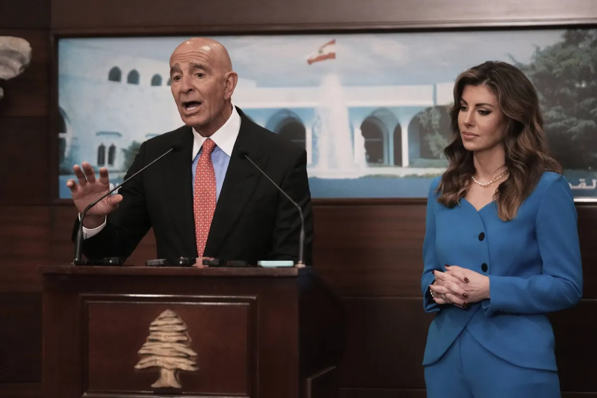 Barak visits a barrack for the army in Marjayoun, Lebana in the south
Arabausa