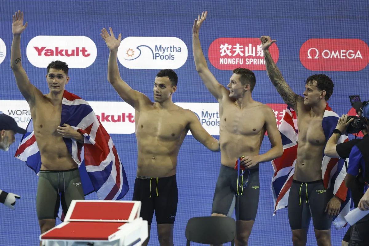 Britain wins 4x200 gold ... and American Douglas is a 200M champion
Arabausa