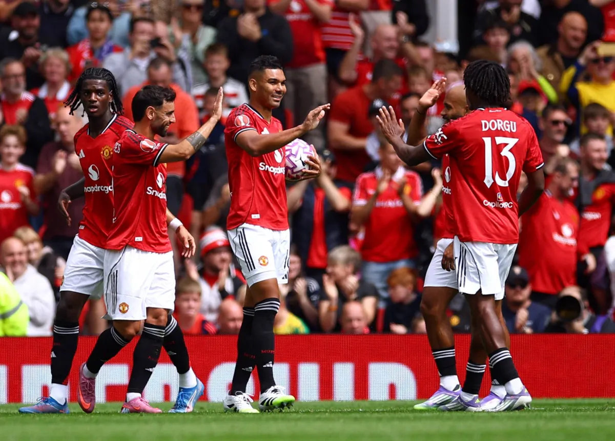 Does the noited manchester forget to reinforce his midfield?
Arabausa