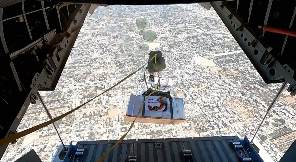 Egypt intensifies his help to Gaza, in the excalant campaign against their embassies to the abroad
Arabausa