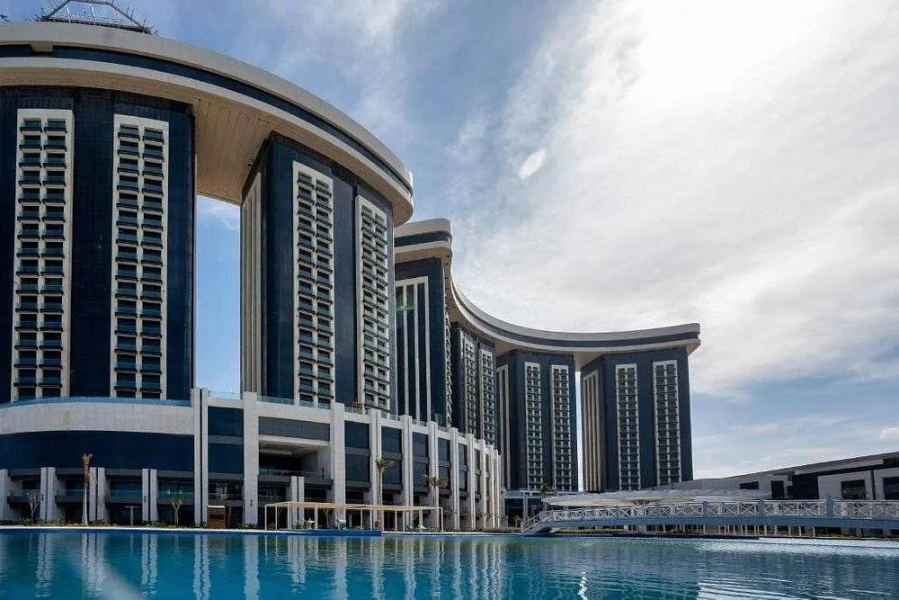 Egypt's beaches between Bahrain
Arabausa