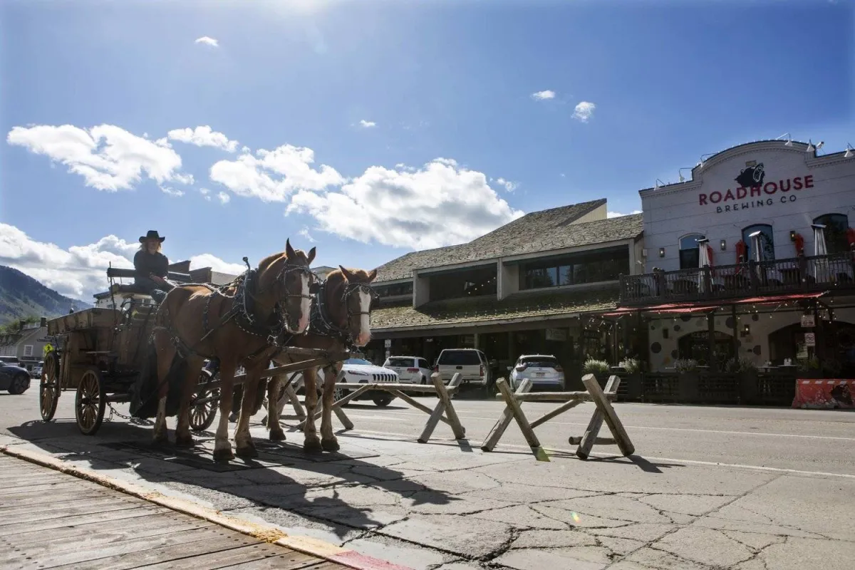 Enlargment sharp and economy flexible ... Powell's task is difficult in "Jackson Hall"
Arabausa