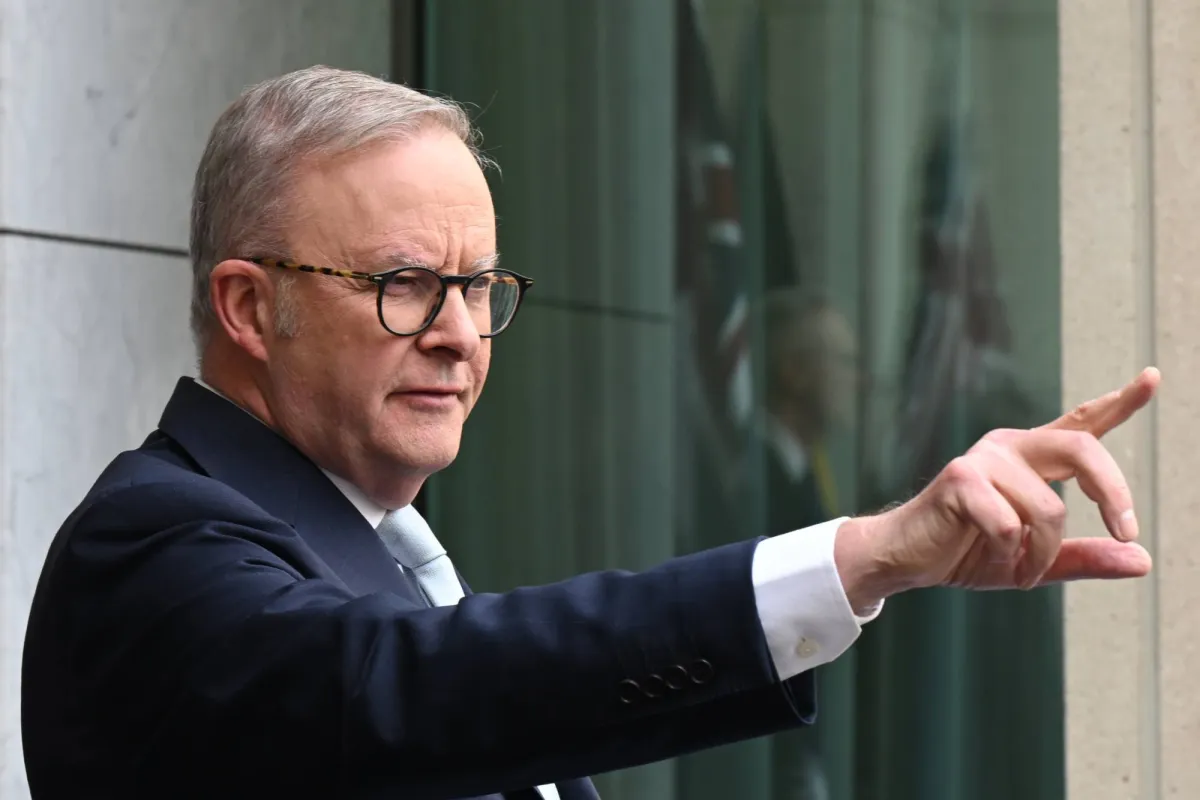 Extending the detention of a young man in Melbourne on the darling of fire to a hebraic synagogue
Arabausa