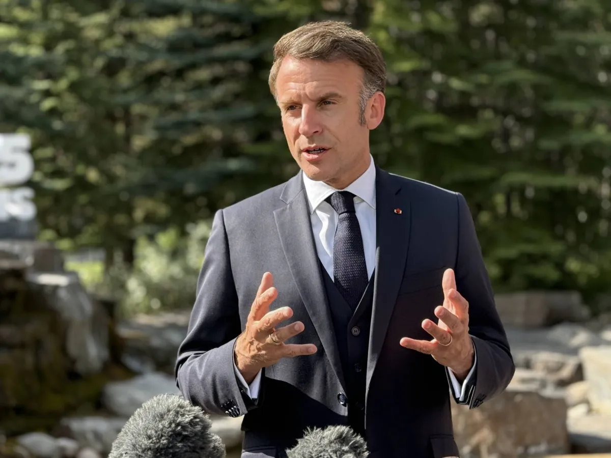 France complyed the "war" in maid camera, that has been violent
Arabausa