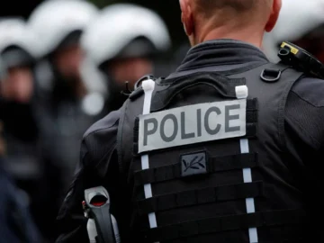 France holds a suspect after found the bodies of 4 men in the Seine River

 Arabausa