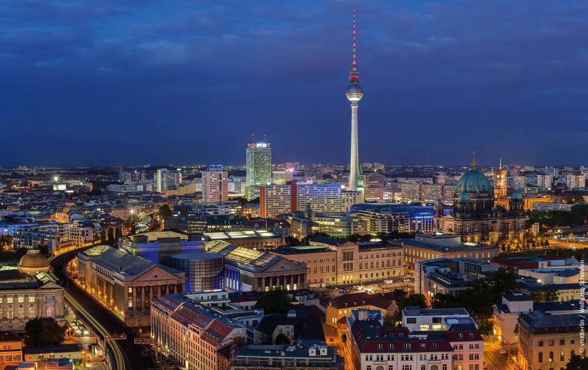 Germany launches "Halal Travel Guide" in Arabic and English

 Arabausa