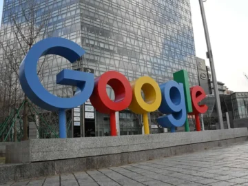 "Google" Eliminate Syria from the US sanctions list

 Arabausa