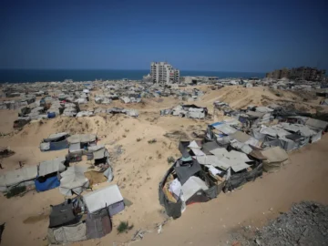 Israelian bombs brought to the displacement of more than 16,000 people in a week

 Arabausa