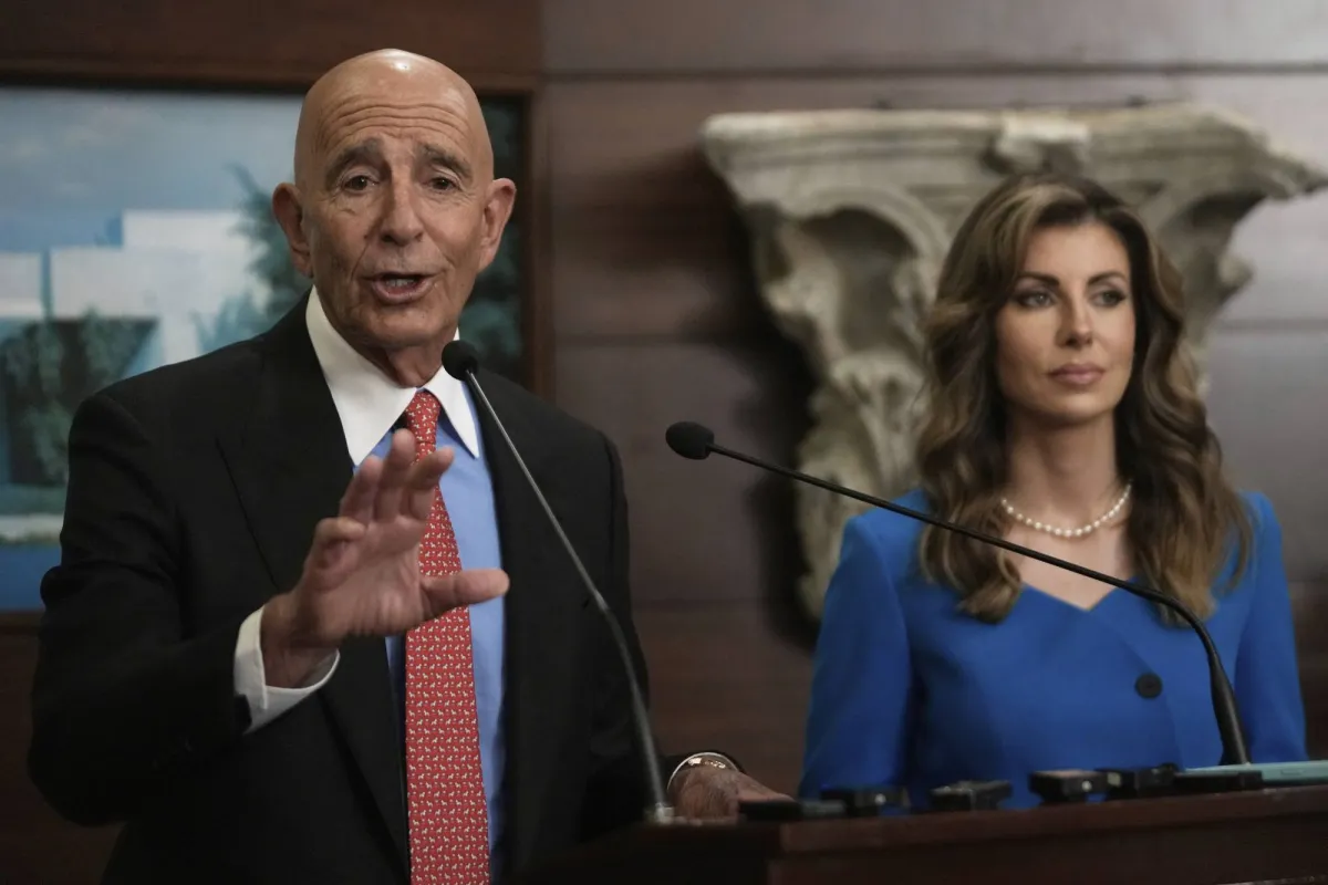 Larganje Largan Phanis Criticism Criticates with journalists
Arabausa