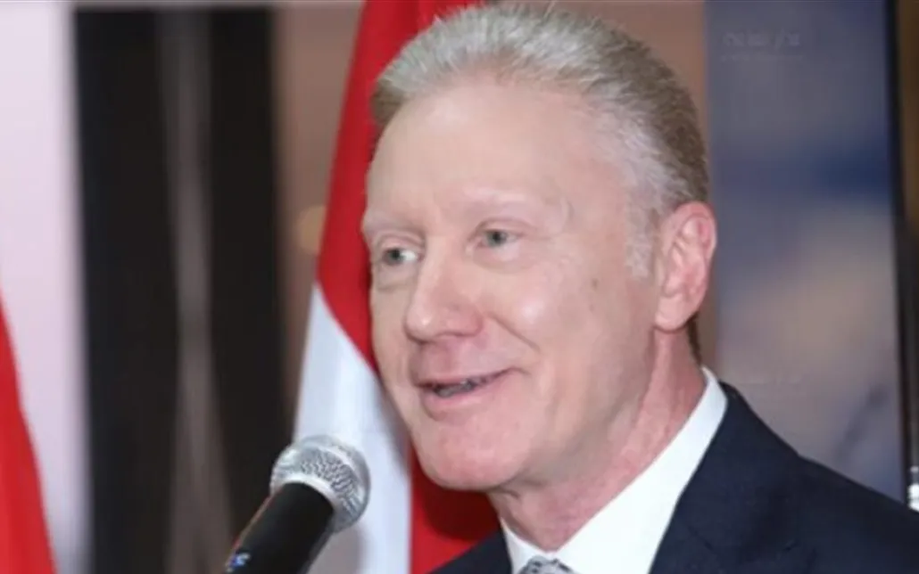 Lebanese Minister Condendand the Khamieu Boarding statements on hezbollah's weapon

 Arabausa