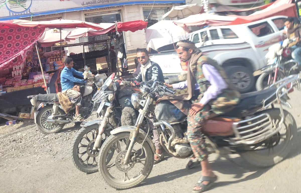 Moto driver in the target of houthi destination

 Arabausa
