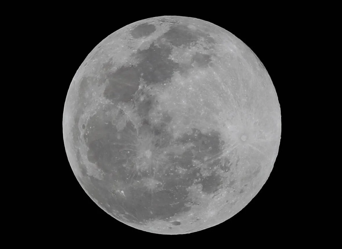 Nasa thinks build a nuclear reactor on the moon's surface
Arabausa