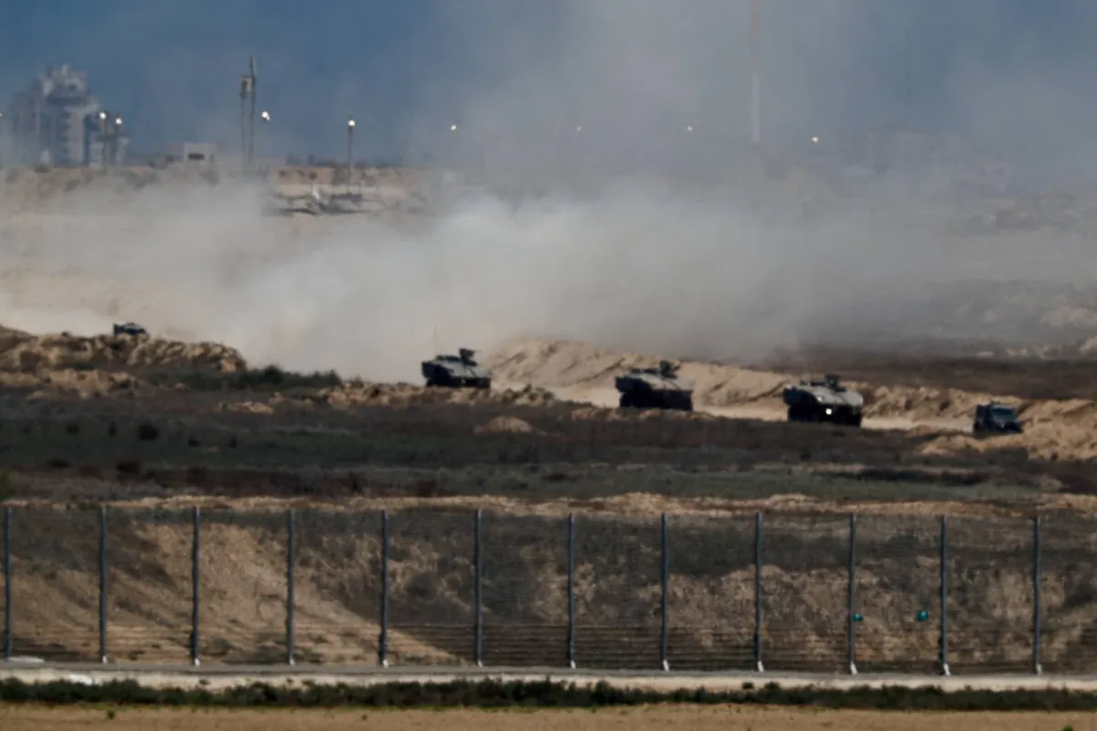 Netanyahu is running to occupying Gaza ... and decision is in "Cabinet" w / on Thursday
Arabausa