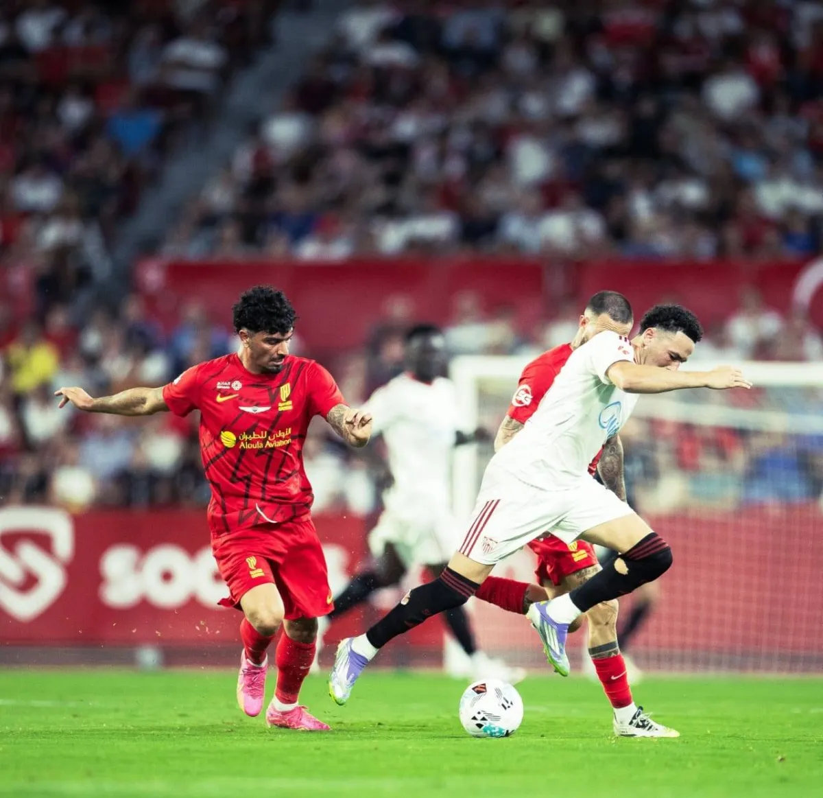 Nutingham witnesses of the first appearance of the Al -qadisiyah shirt
Arabausa