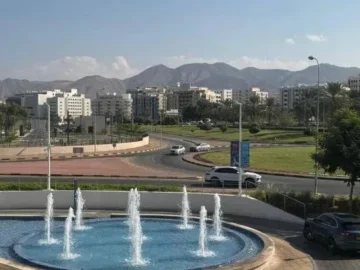Oman reduced his or her public debt to 36.6 billion dollars, despite decay in their revenues 

 Arabausa