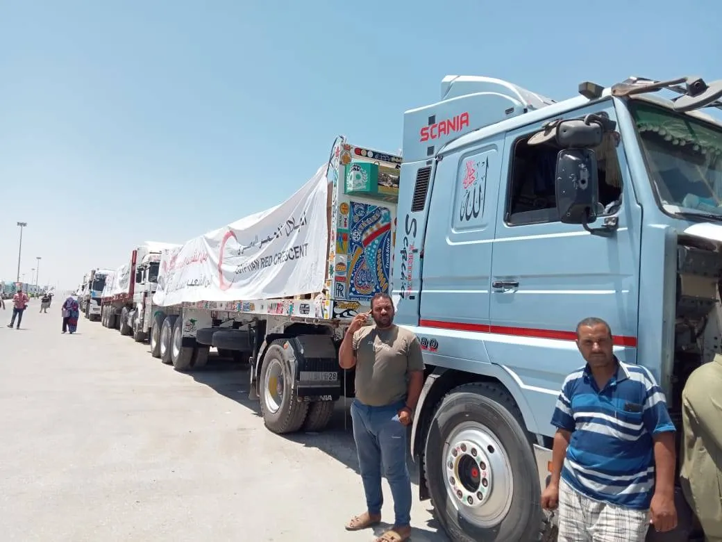 One that approaches the border does not hit him out of himself

 Arabausa