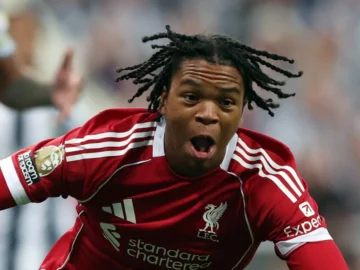Rio Shine Night ... Liverpool turn the table above Newcastle

 Arabausa