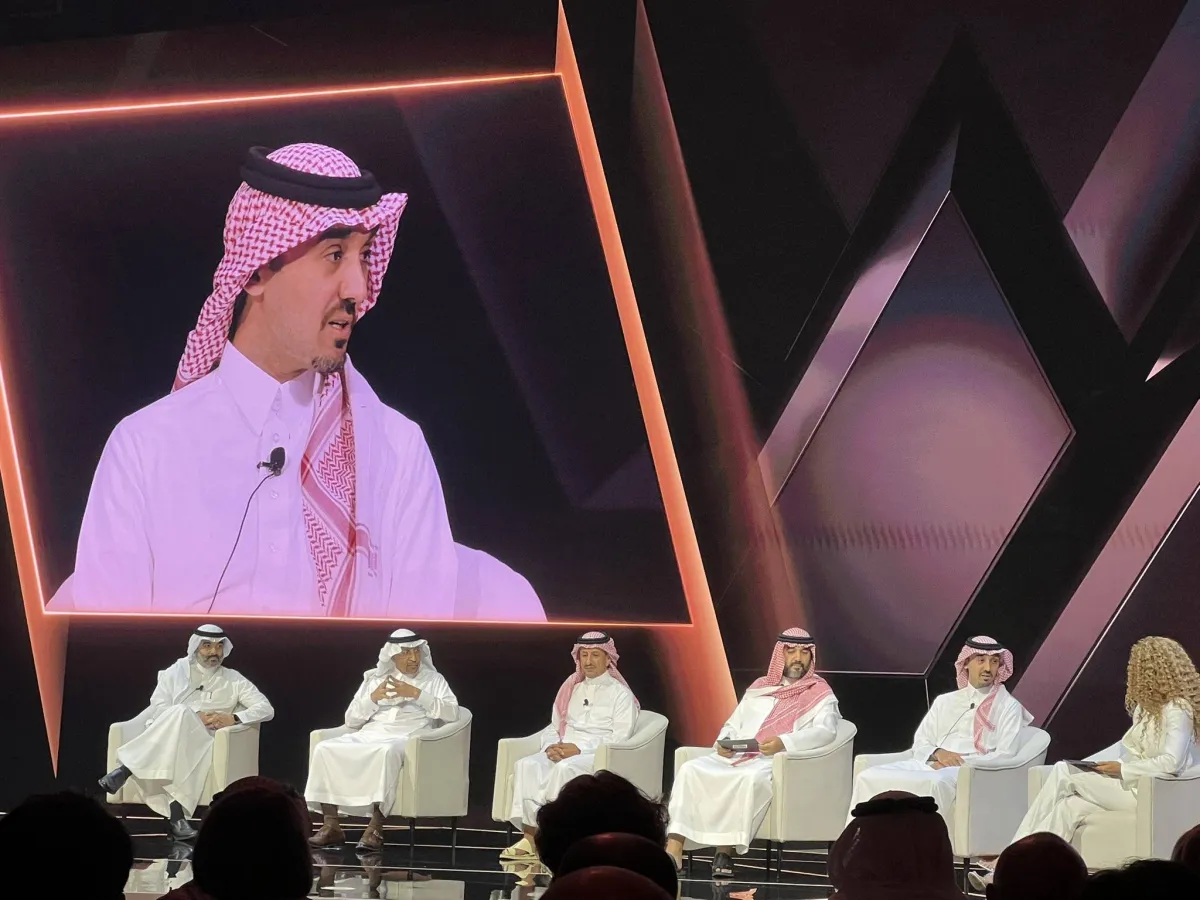 Saudi Arabia has a young woman's society full of energy

 Arabausa