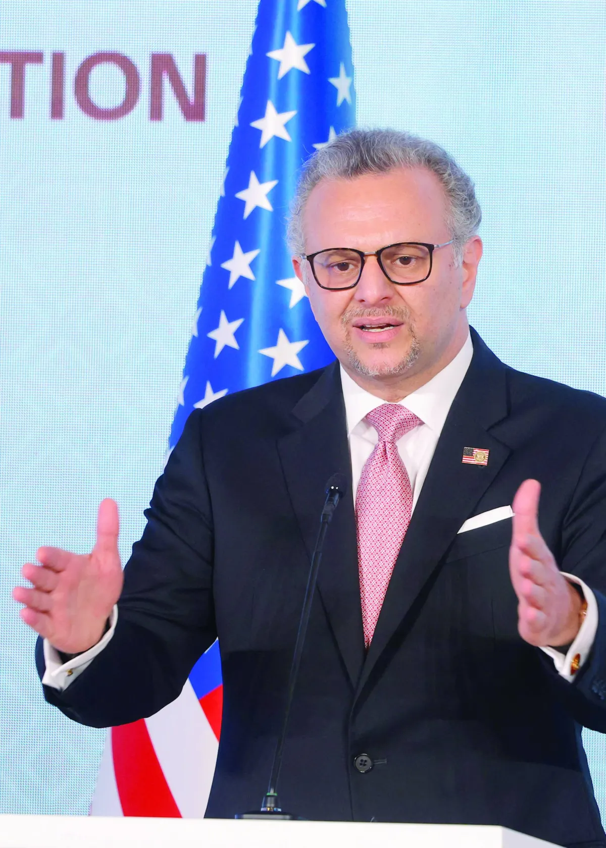 Souts sweatshirts ... penetration or American maneuver to "Press Pulse"?
Arabausa