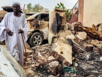 Sudanese returning to their country hits with broken towns

 Arabausa