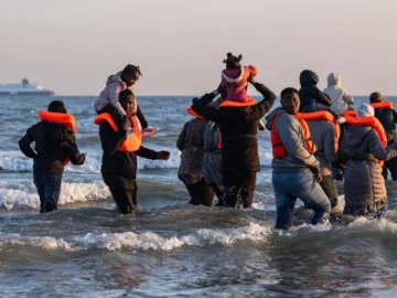 Suspicious offices that the profit of suffering of Moroccan immigrants that are not registered in France

 Arabausa