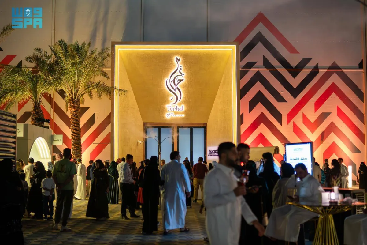 "Tahala" tells the story of Saudi Arabic on the teater of the Driyah ... a performance that resembles the motherland
Arabausa