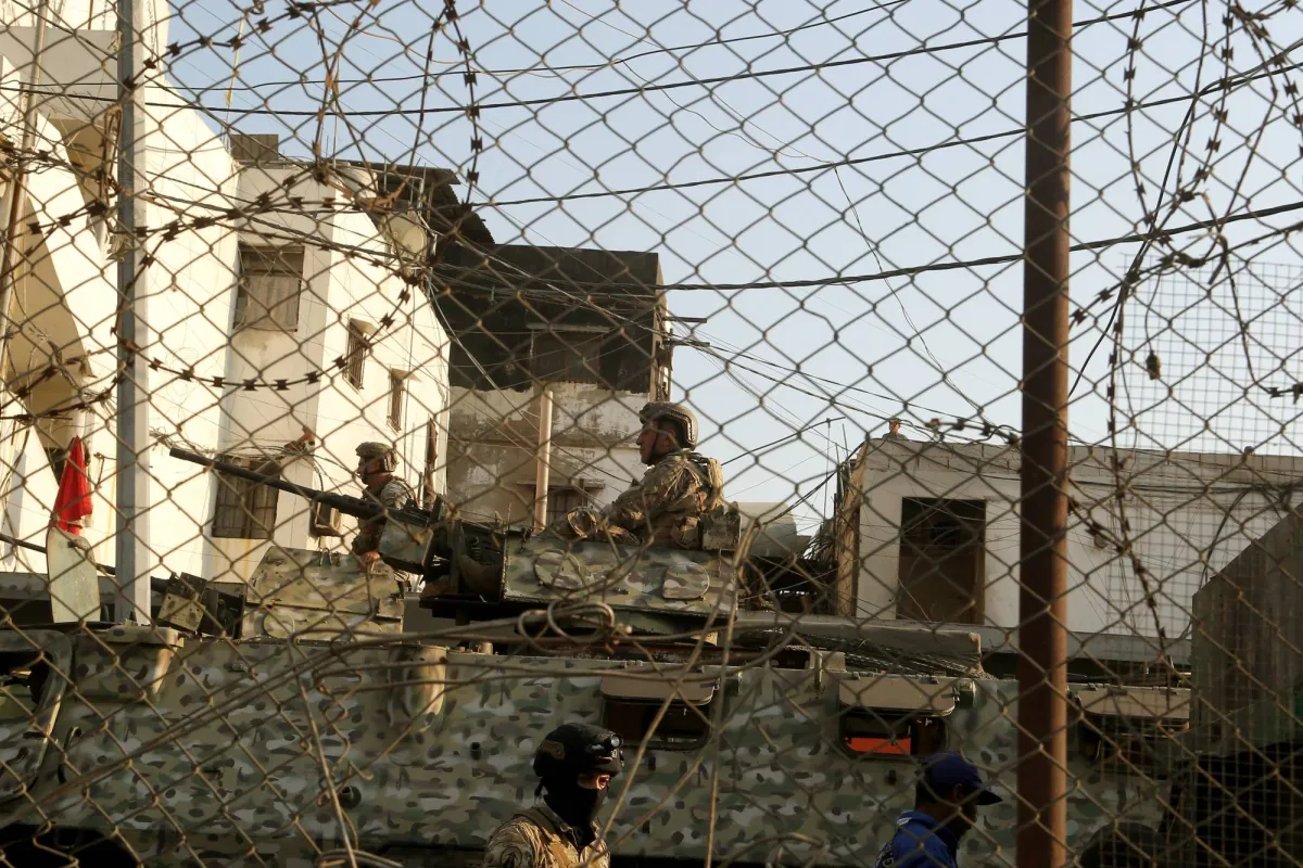 The Lobanese army is located at Israel claims to cover one of their officers to the assassins of an uniflile element
Arabausa