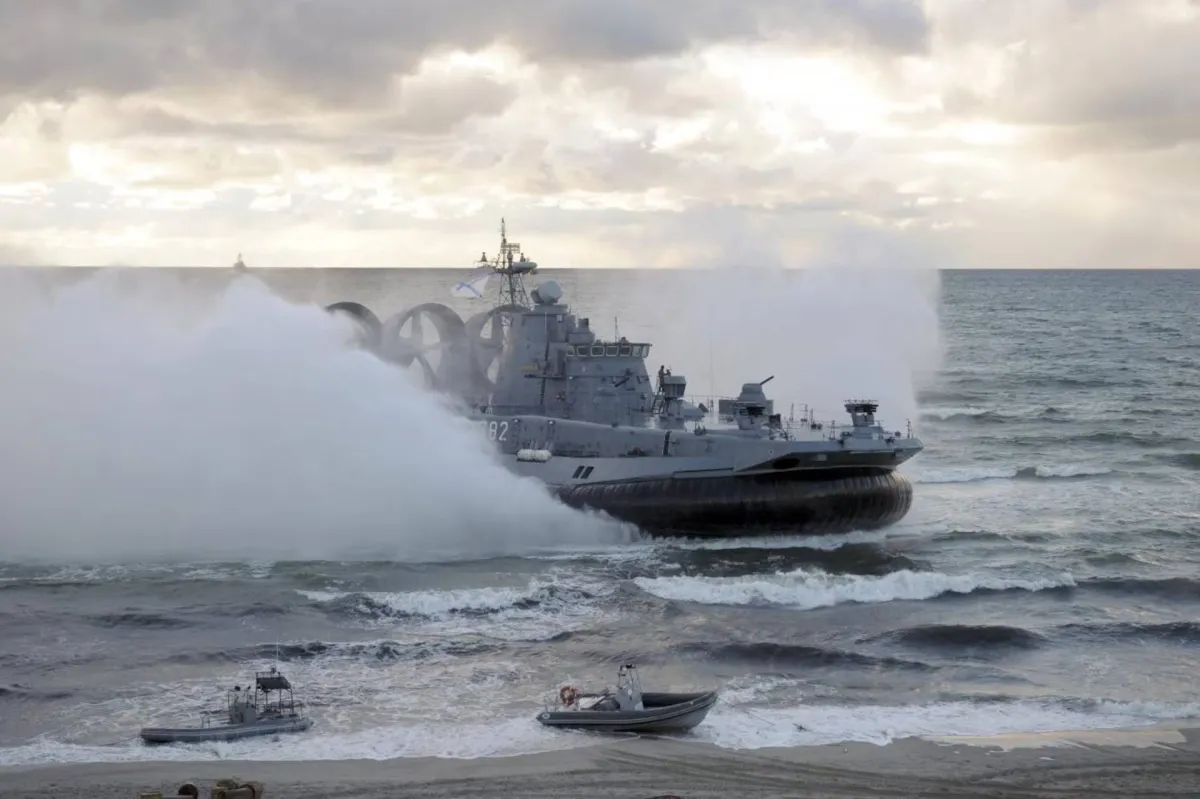 The Russian navola makes a defense training against "sub -undwater" in the Baltic Sea
Arabausa