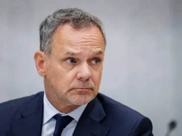 The defendant's ministeral minister after controversy on the squiders against israel

 Arabausa