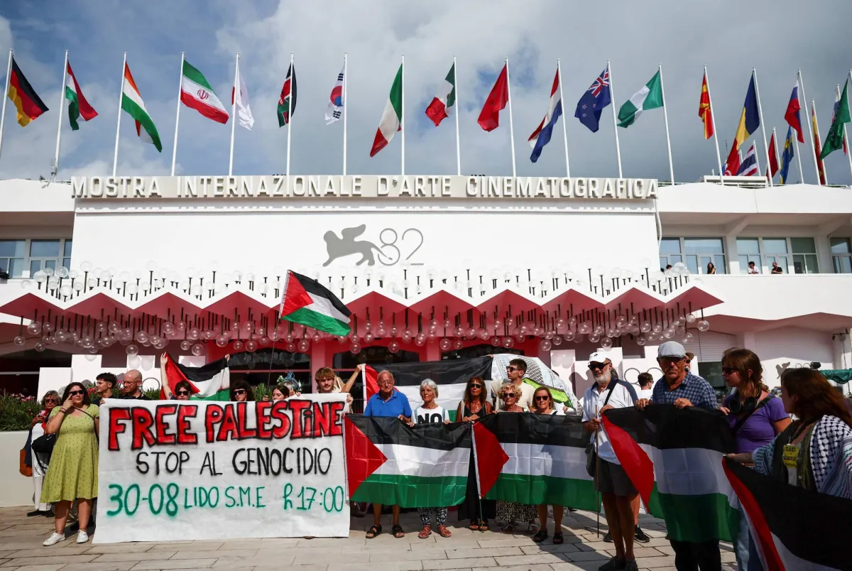 The festival of Venice starts the prostest of the Palestinians Support and Call Israel

 Arabausa