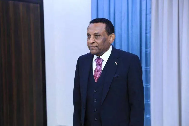 The government's priorities Sudanese are peace and providing basic services

 Arabausa