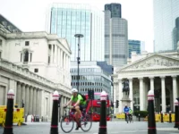 The governor of "Bank of England" warnings of poor growth

 Arabausa