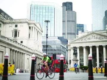 The governor of "Bank of England" warnings of poor growth

 Arabausa