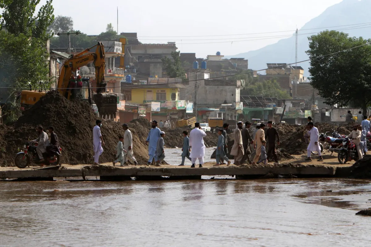 The lake has formed a clay collaper in the mountains of Pakistan, flooding "threats"
Arabausa