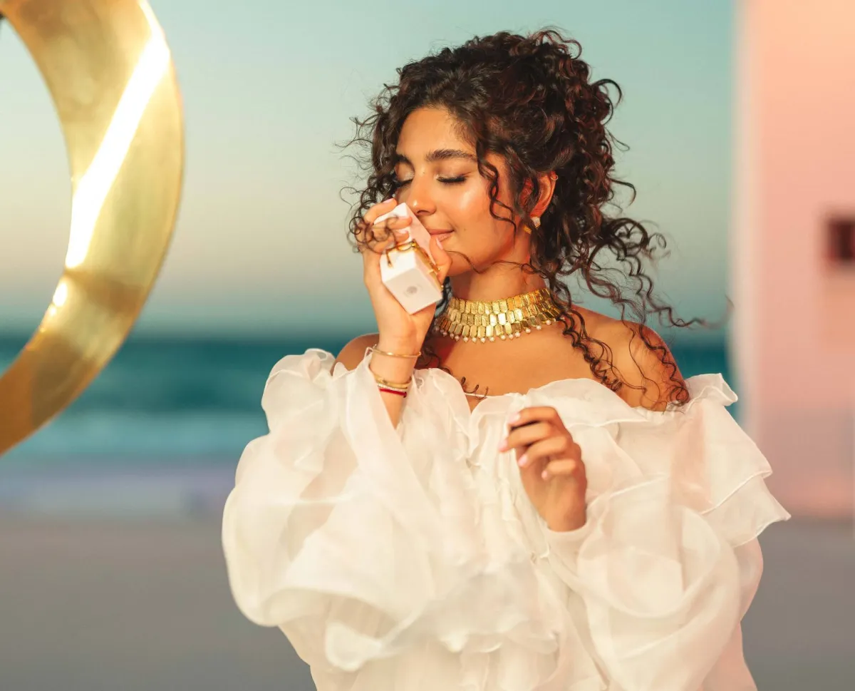 The new "Yves Saint Laurent" Perfume brings the stars of Egypt in the coast
Arabausa