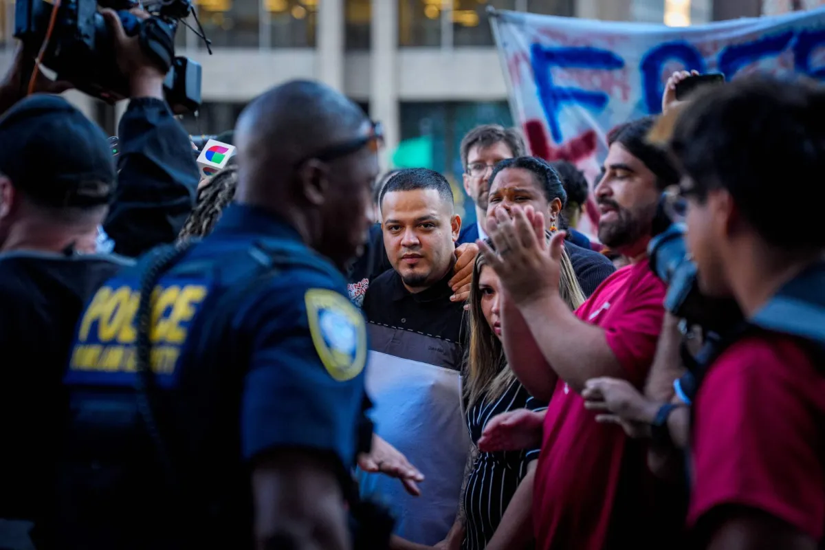 The salvador has transformed to a symbol to face the Trump campaign for immigrant deport. He will bring to the authority
Arabausa