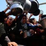 There is no way to stop famine in Gaza safe with an international standing position

 Arabausa