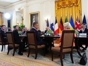 Trump cut his meeting with European heads to contact Putin

 Arabausa