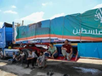 We are ready to dump Gaza with aid ... and Israel Impari the entrance of the 5000 trucks

 Arabausa