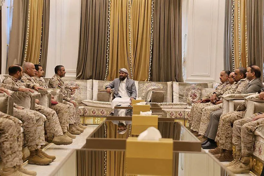 We support the army until the state is restored by the Houthis
Arabausa