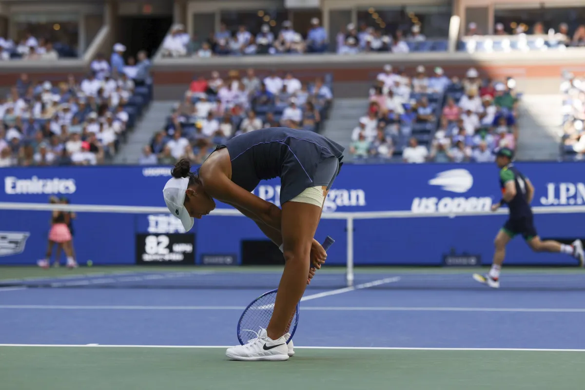 Why did the "tense" chees fall in front of Zarazwa?

 Arabausa