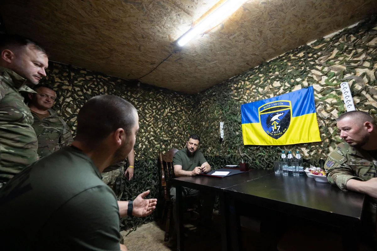 Zelinski visit Ukraine forces in the Suma area
Arabausa